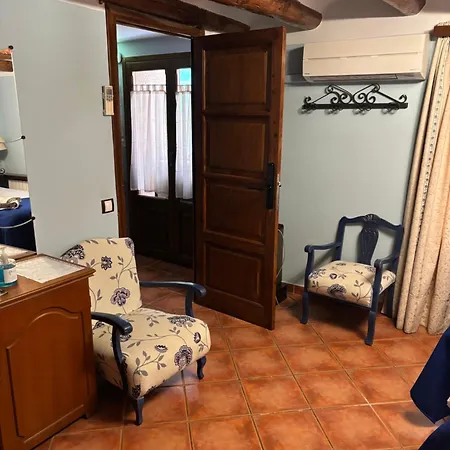 호텔 Casa De La Fuente 2*