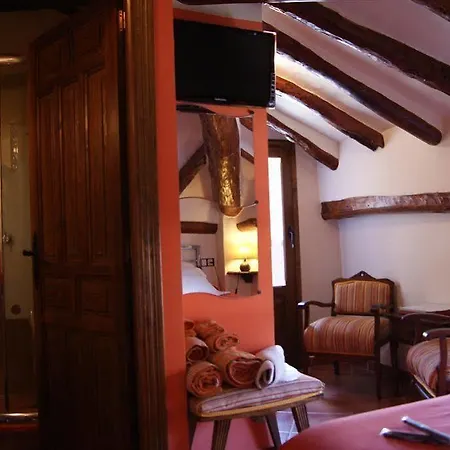 Otel Casa De La Fuente